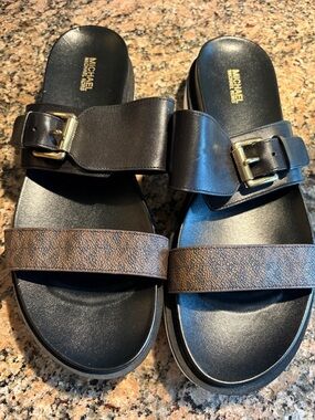 MICHAEL Michael Kors Black and Brown bo Buckle Slide Sandals sz 9.5